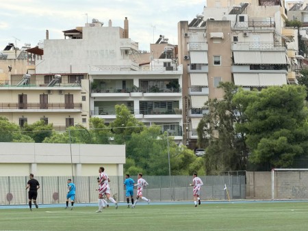 Με το... δεξί η Αμφιάλη