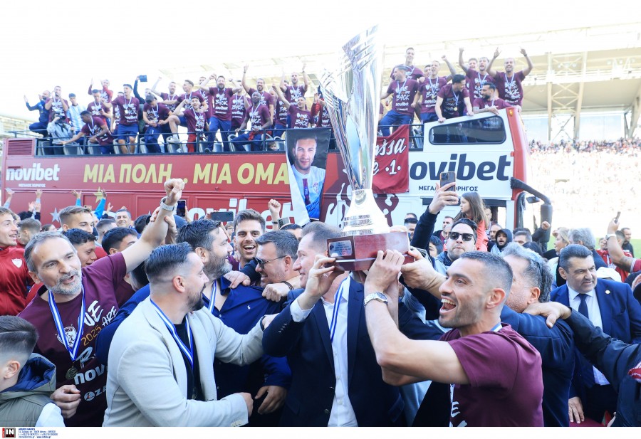 ΑΕΛ: «Κάηκε» το AEL FC Arena, σήκωσαν το τρόπαιο οι «βυσσινί» σε μεγαλοπρεπή φιέστα! (videos, pics)