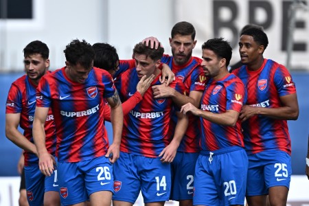 Superbet League 2: Νίκη Βόλου – Πανιώνιος και ΠΑΟΚ Β – Απόλλων Καλαμαριάς με Super Ενισχυμένες Αποδόσεις* έως 4.75!
