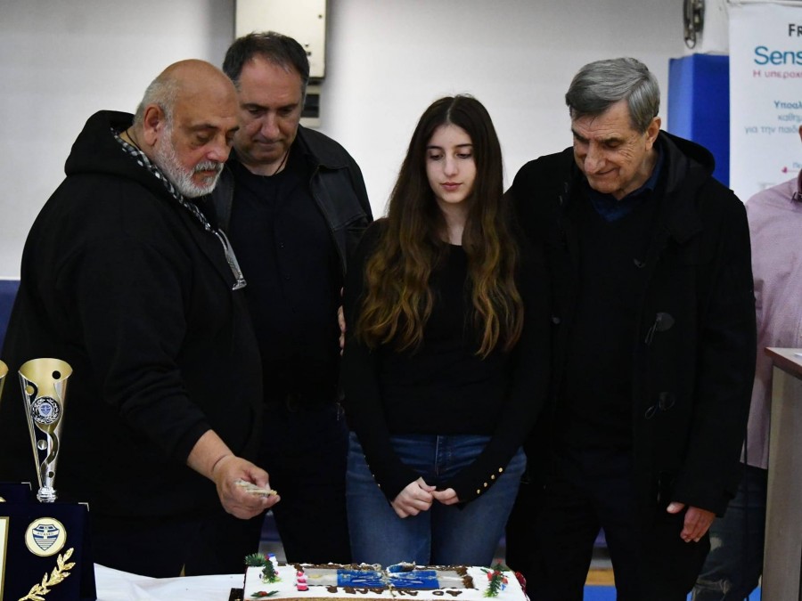 Έκοψε την πίτα το Αιγάλεω (pics)