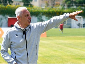 Αλλαγή σκυτάλης στην Προοδευτική