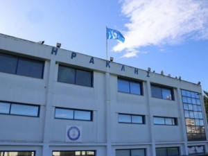 Ζητάει την τιμωρία του Ηρακλή