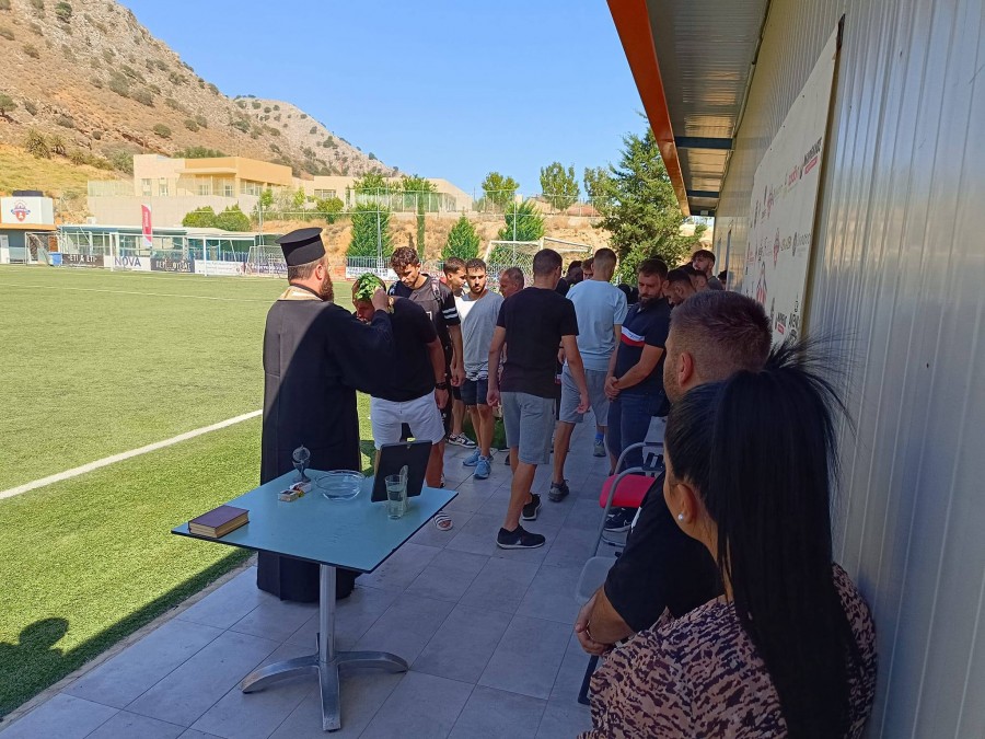 Αγιασμός για τον Αλμυρό