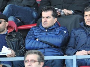 ΑΟΤ: «Ευχαριστούμε τον Μαντζανά για την προσφορά του»