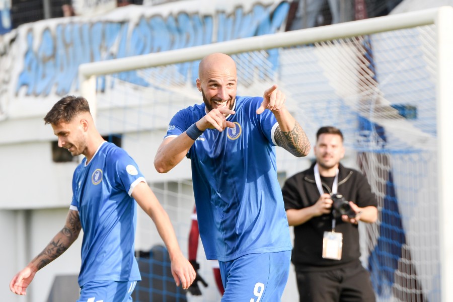 Σε ομάδα-έκπληξη ο Βέλλιος (pic)