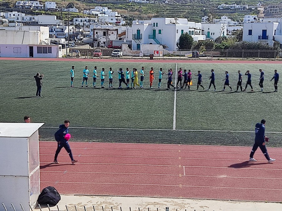 «Σκόνταψε» η ΑΕ Μυκόνου