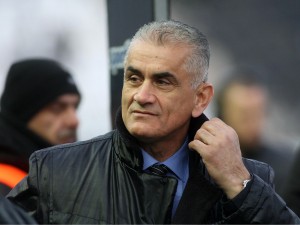 Τα ηνία στον Τσαλουχίδη