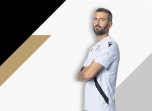 Δίνει τα ηνία στον Μαλεζά