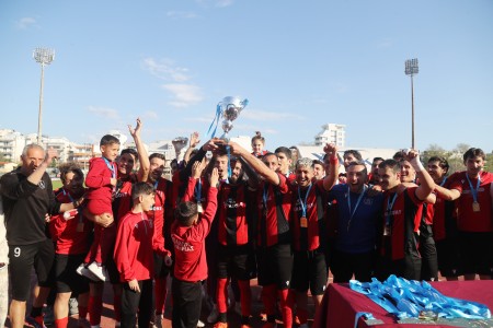 Σήκωσε την κούπα ο Απόλλων Καλαμαριάς (pics)