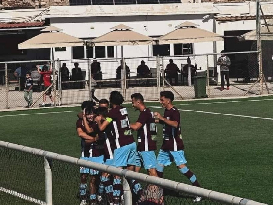 Η Ελλάς Σύρου πετάει φωτιές και ξέφυγε στο +6 από τους διώκτες της