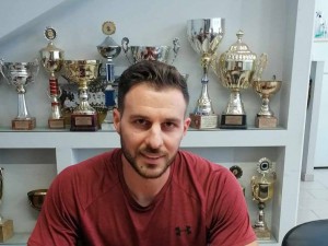 Δυνάμωσε στα χαφ με Μπλέτσα ο Πιερικός