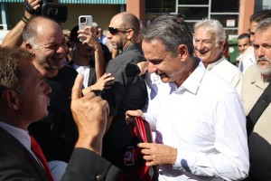 Απόλλων Καλαμαριάς: Η... στάση Μητσοτάκη και η ευχή για άνοδο (video)