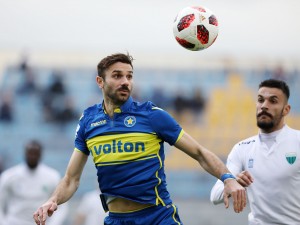 Κάνει το «μπαμ» με Μανιά